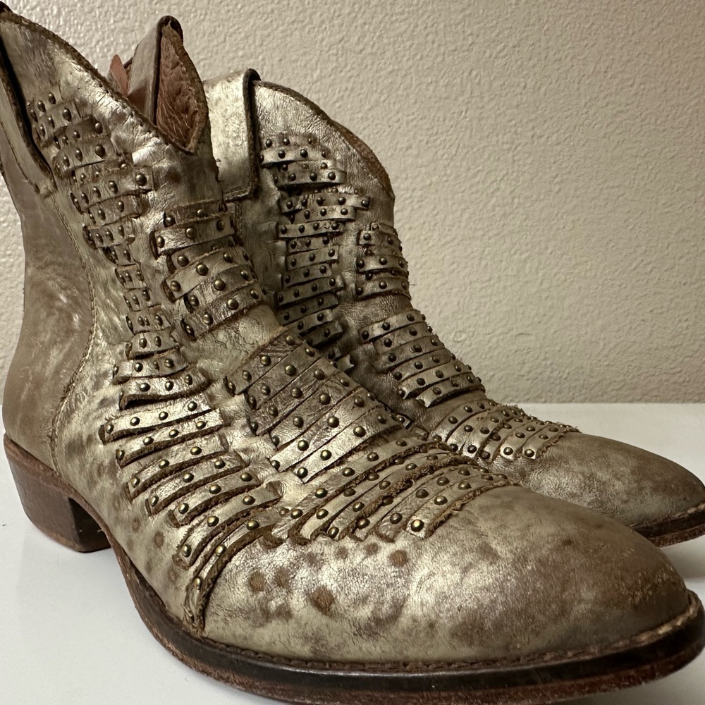 Diego Di Lucca Metallic Leather Studded Ankle Booties Size 7.5- Boho Western
